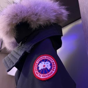 New/barely used Canada Goose Parka perfect for the winter.